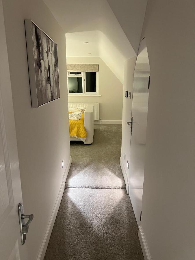 Luxurious 4 Bedroom Home In The Heart Of The Cotswolds With Hot Tub! ストウ・オン・ザ・ウォルド エクステリア 写真