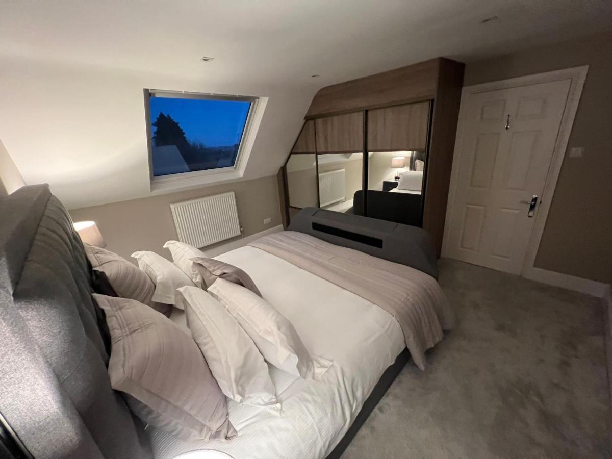 Luxurious 4 Bedroom Home In The Heart Of The Cotswolds With Hot Tub! ストウ・オン・ザ・ウォルド エクステリア 写真