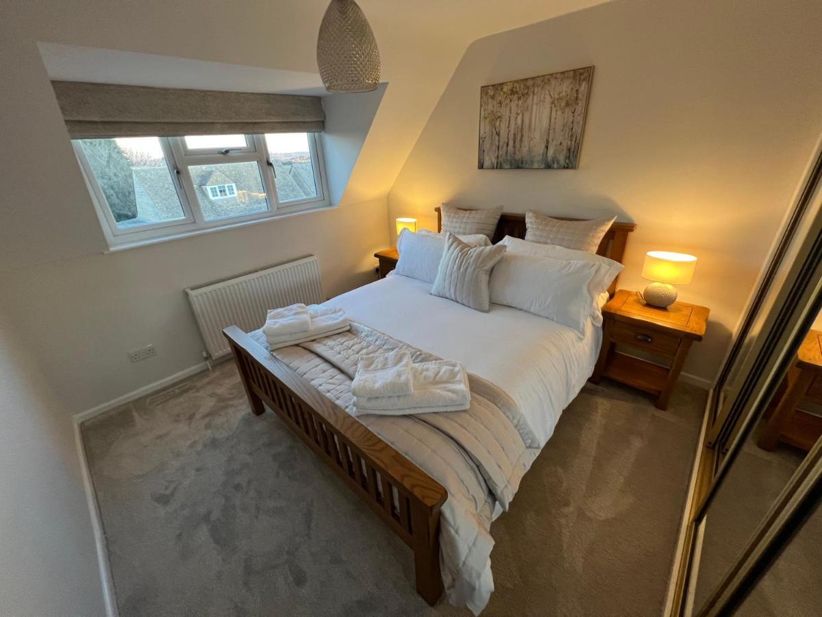 Luxurious 4 Bedroom Home In The Heart Of The Cotswolds With Hot Tub! ストウ・オン・ザ・ウォルド エクステリア 写真